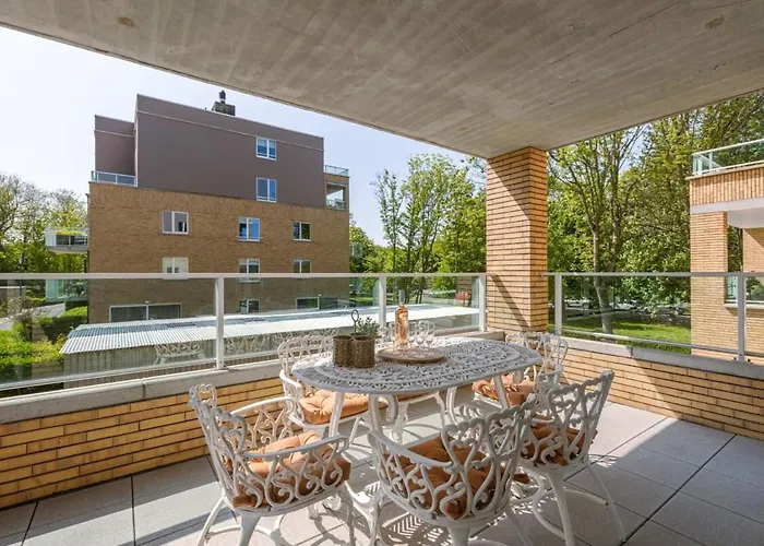 Huswell - A Luminous Apartment Near The Marina