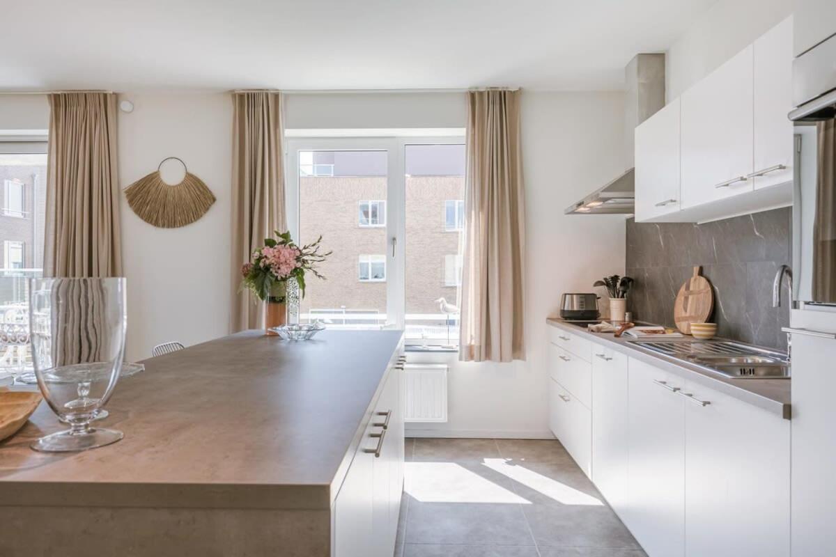 Huswell - A Luminous Near The Marina Apartment Ostend